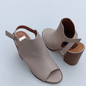 DOLCE VITA  Women's Berdie Open Toe Heel Sandals  - 8.5